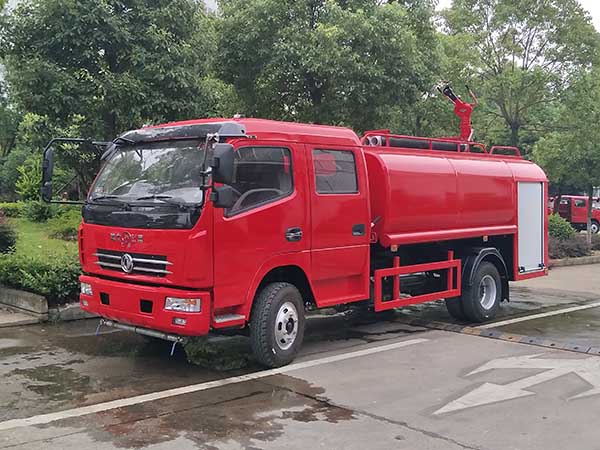 東風5噸消防灑水車